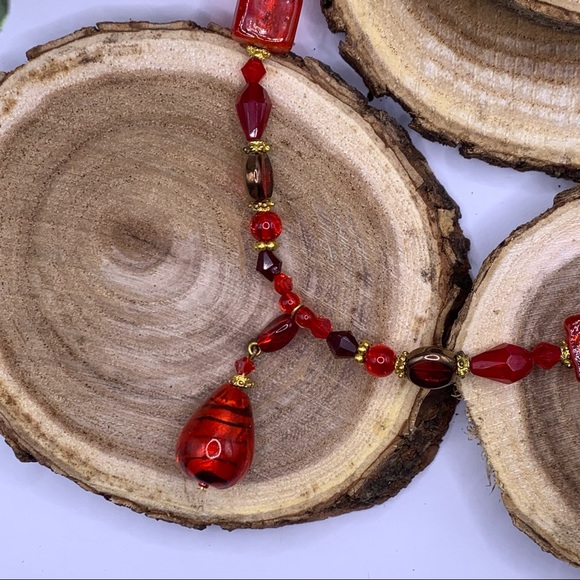 Red glass bead 18" necklace.  Excellent condition. - Picture 3 of 6